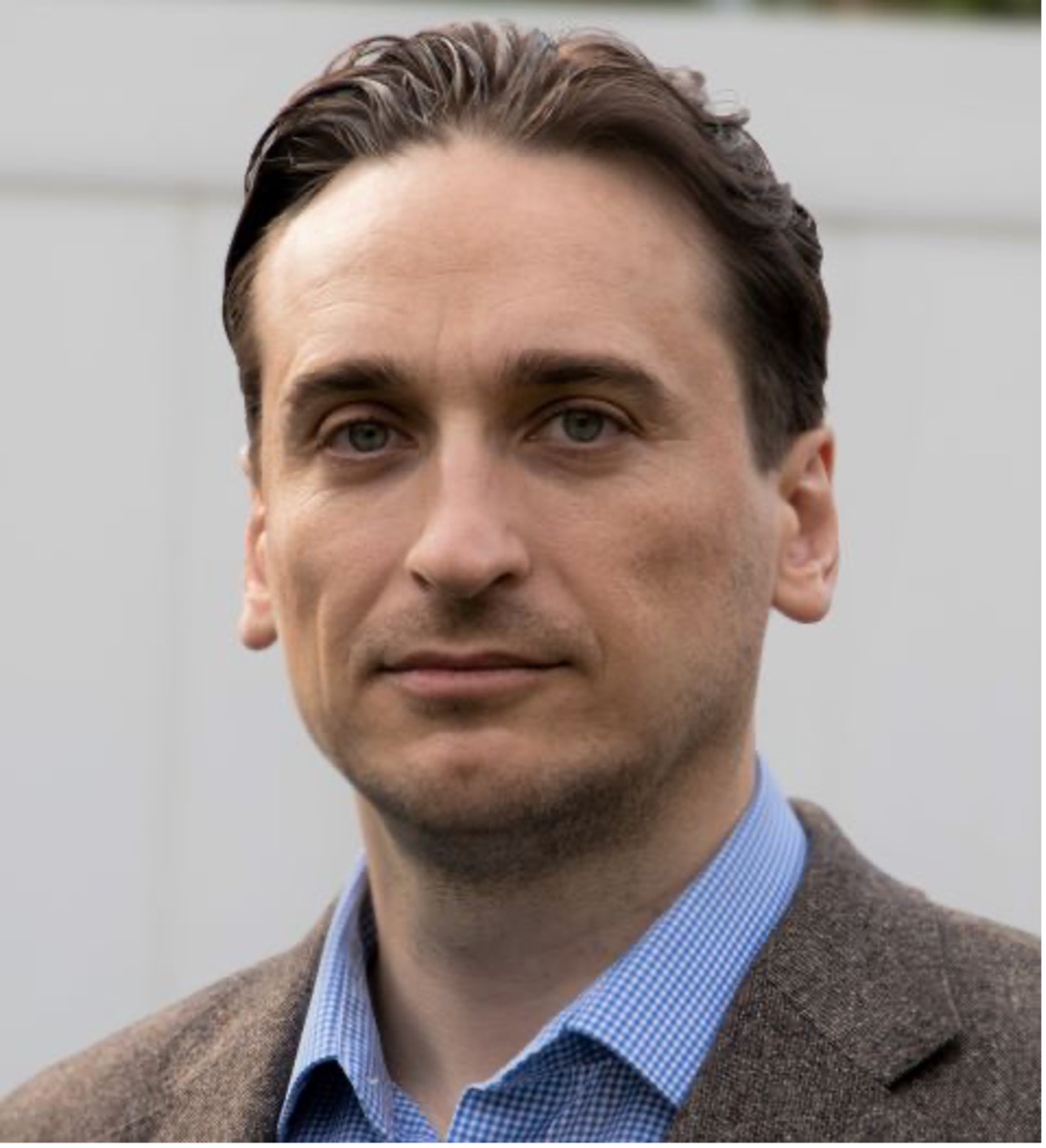 Image of Alexander Khanikaev